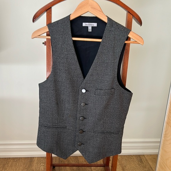 LE CHATEAU | Dark Grey Vest - Size Small - Picture 1 of 3